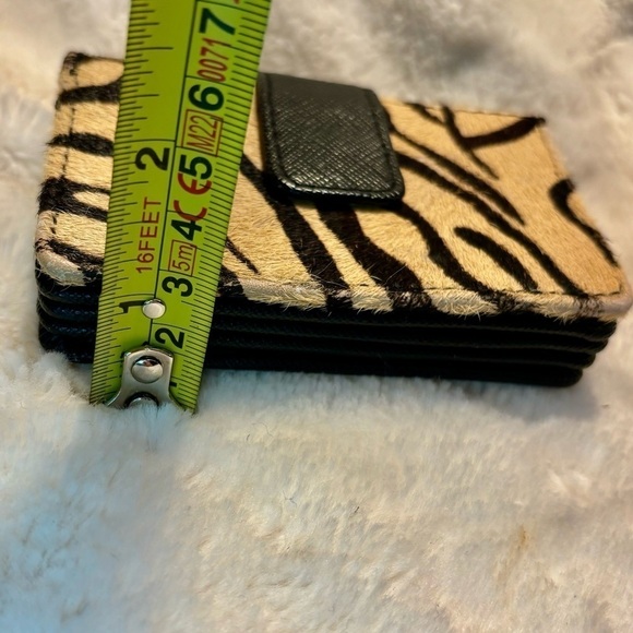 Adorable Wallet Animal Print Faux Fur Snap Close Camel Brown Black 5 Slots - Picture 10 of 11